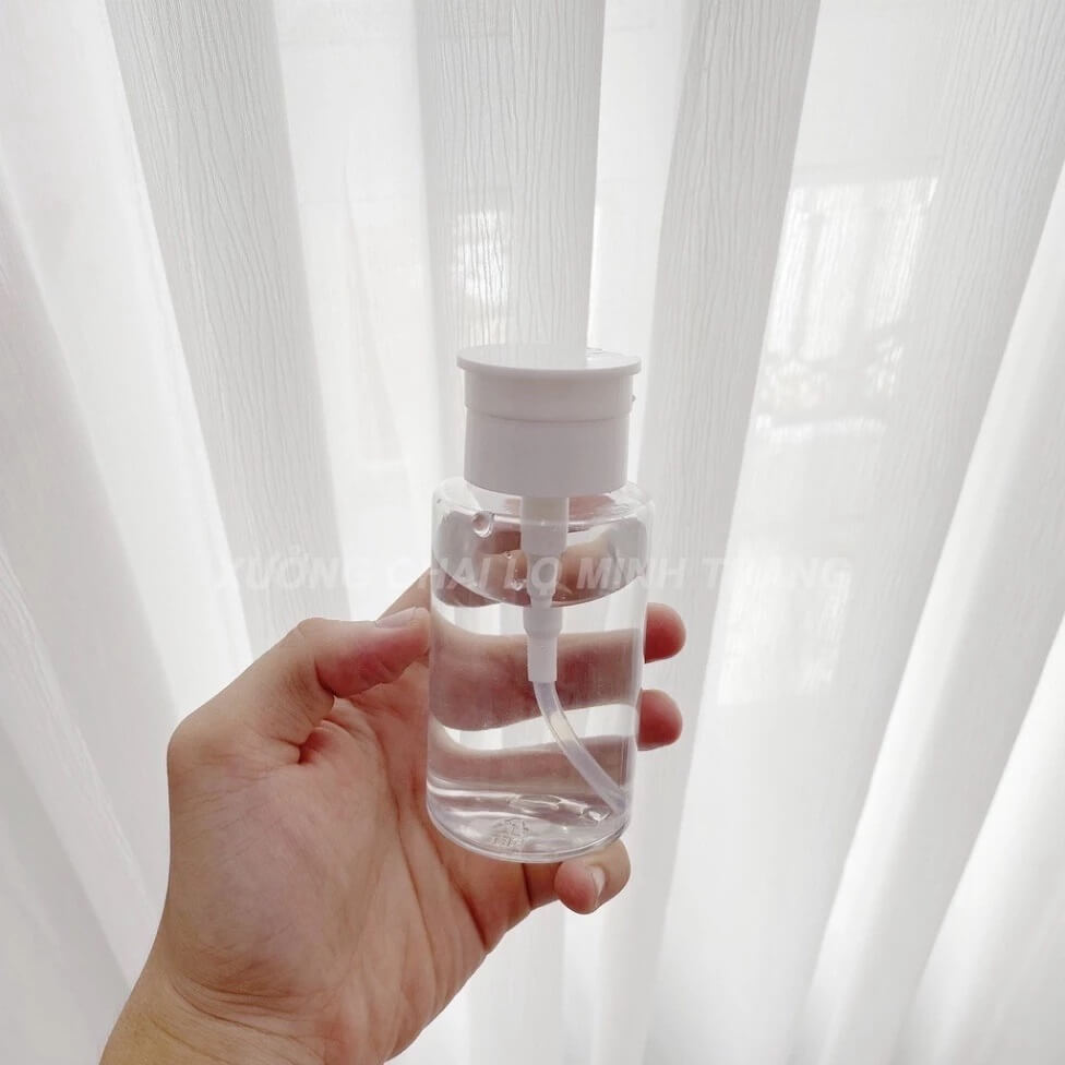 chai-lo-chiet-nuoc-tay-trang-toner-cao-cap-co-nut-nhan-tien-loi_3 chai lo chiet nuoc tay trang toner cao cap co nut nhan tien loi 3