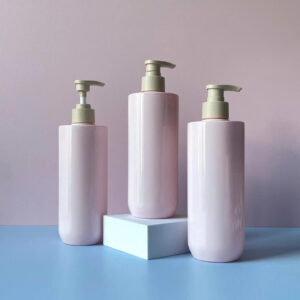 Chai nhựa PET hồng 500ml vai ngang đáy bầu vòi nhấn sóng sử dụng nắp fi28 chuyên dụng