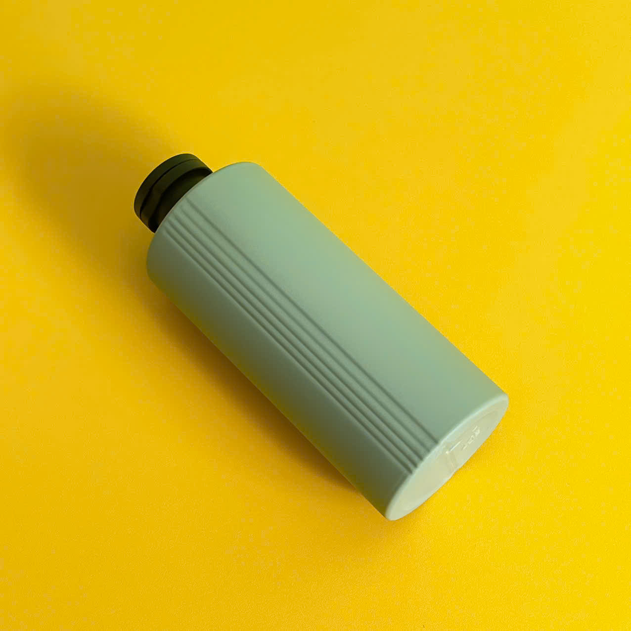 Chai HDPE 2 lớp xanh đậm nắp bật 500ml Chai HDPE 2 lớp xanh đậm nắp bật 500ml
